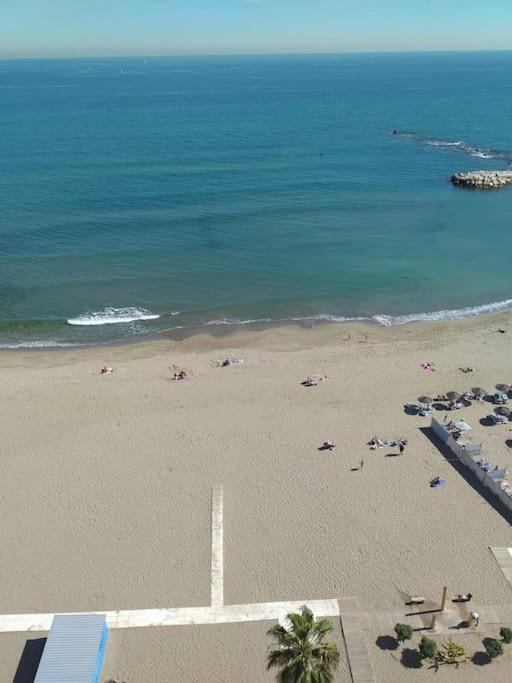 Seafront Apartment With Open-Air Heated Pool 丰希罗拉 外观 照片